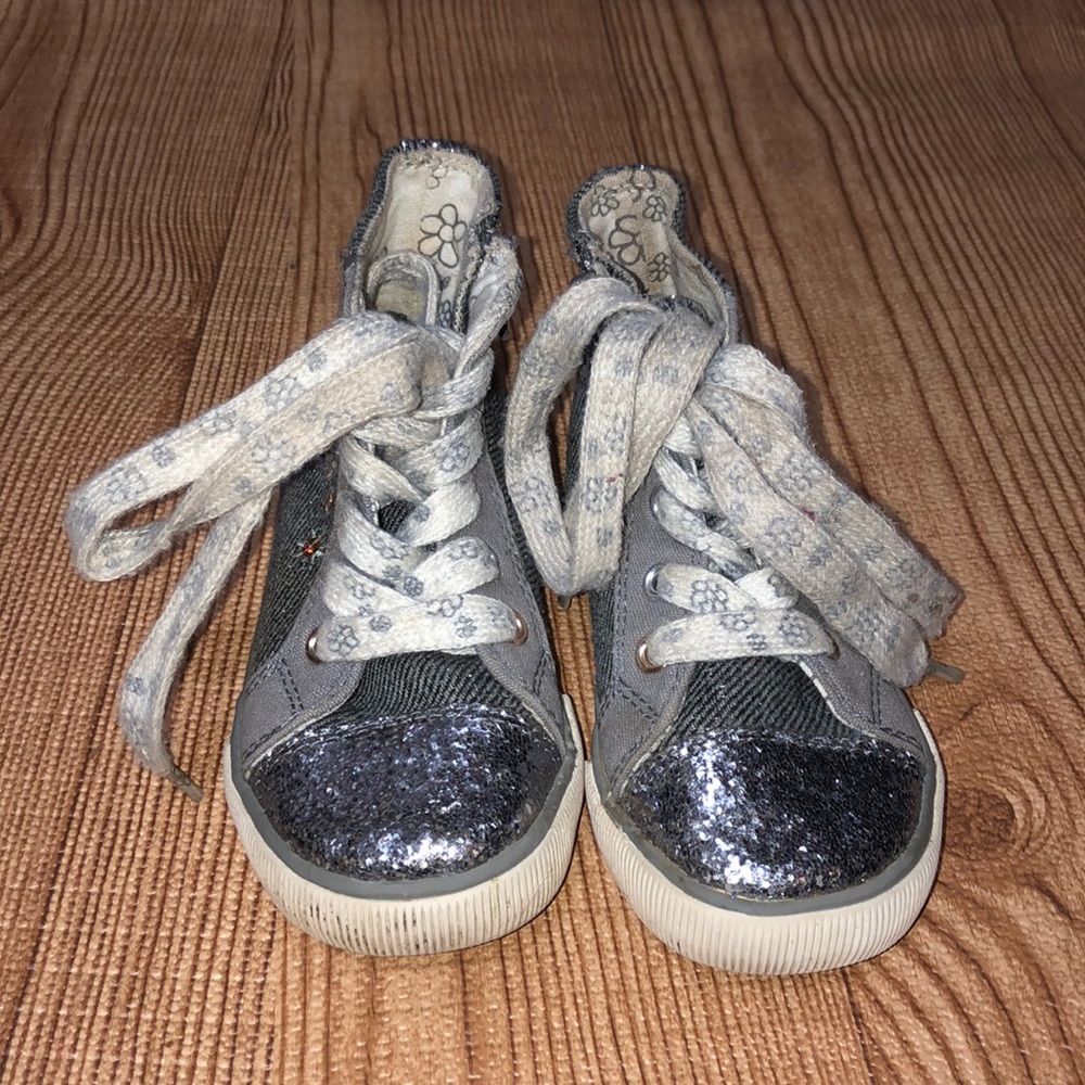 Size 9 Jumping Bean glittery toe